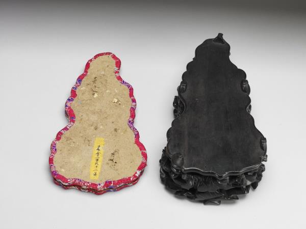 紫檀瓜瓞紋木座