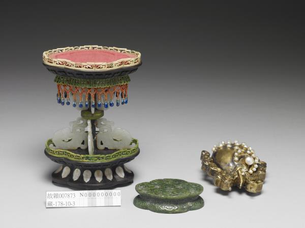 銅鍍金嵌珠寶螺