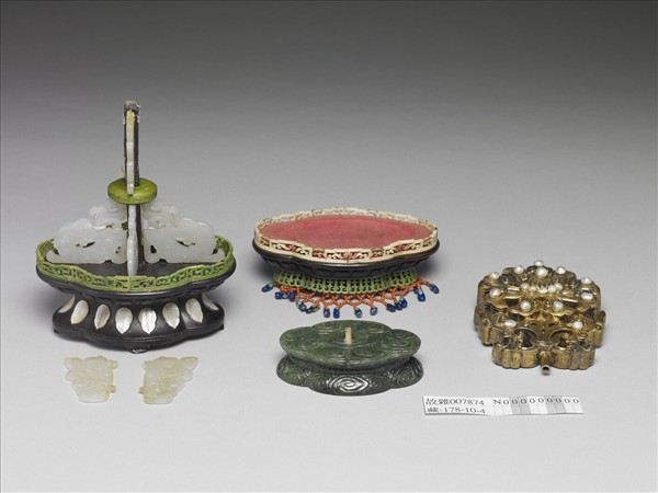 銅鍍金嵌珠蓮花