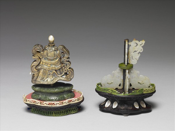 銅鍍金嵌珠寶傘