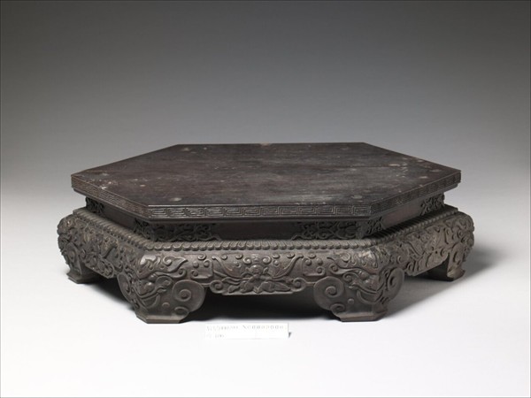 獸面紋六角形木座