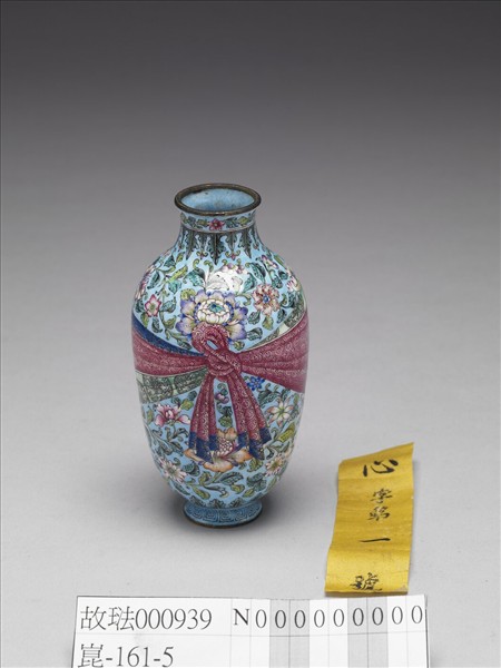 銅胎畫琺瑯四季花卉包袱紋瓶