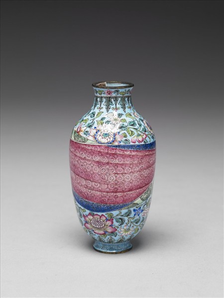 銅胎畫琺瑯四季花卉包袱紋瓶