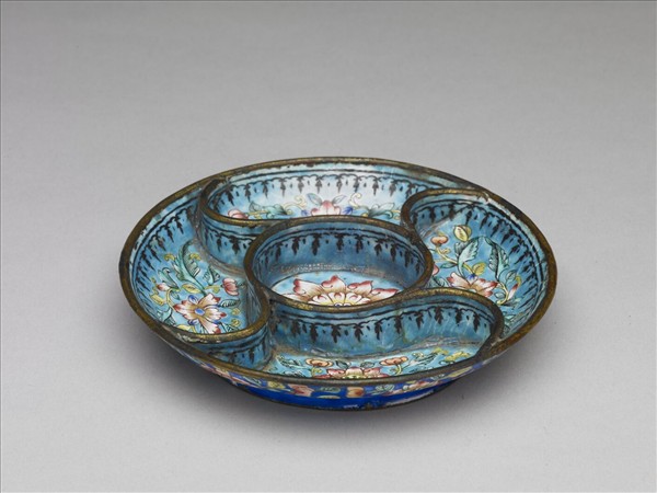 銅胎畫琺瑯花卉紋碟