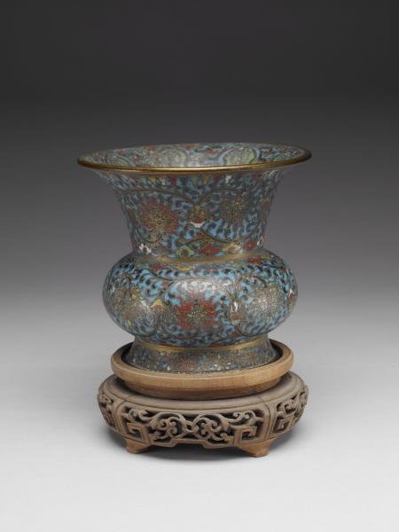 掐絲琺瑯番蓮紋尊