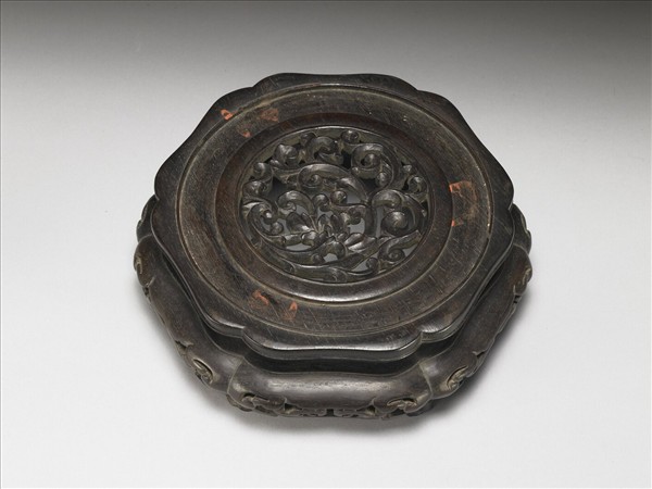 花葉紋葵形木座