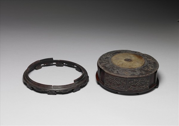 紫檀嵌玉璧圓盒