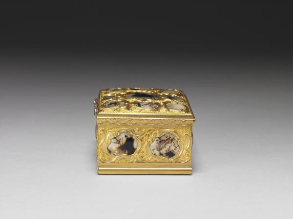 金嵌瑪瑙鼻煙盒