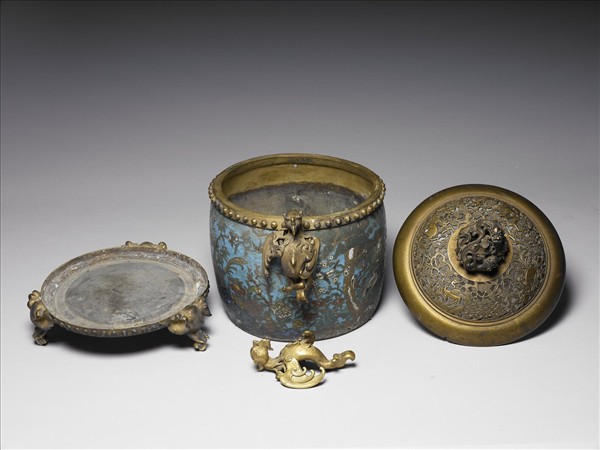 掐絲琺瑯鳥耳象足爐