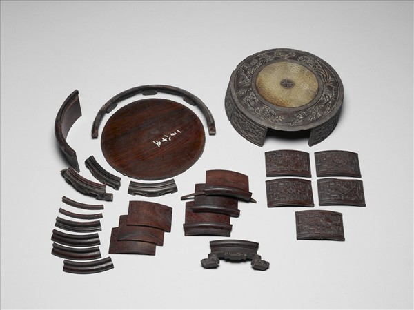 紫檀嵌玉璧圓盒