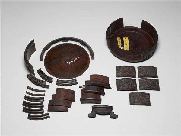 紫檀嵌玉璧圓盒