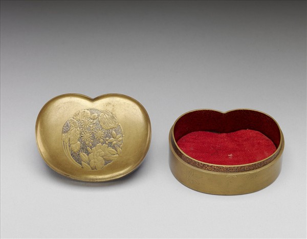 蒔繪心形盒