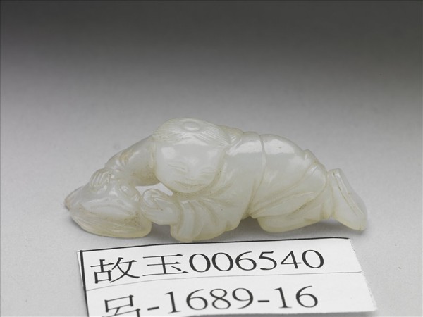 玉劉海戲蟾擺件