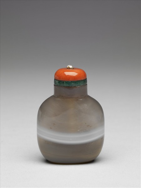 天然玉帶紋瑪瑙鼻煙壺