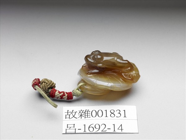 瑪瑙荷葉青蛙佩