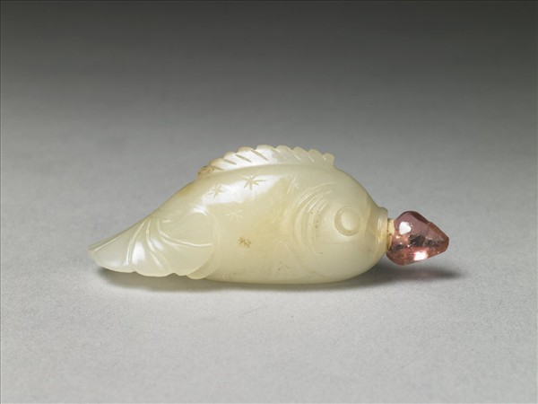 玉魚形鼻煙壺