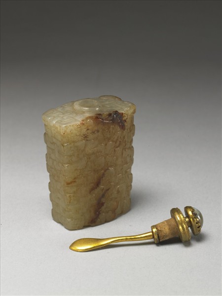 玉龍獸紋鼻煙壺