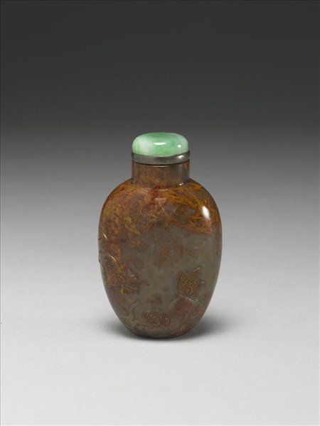 瑪瑙雙獅戲球鼻煙壺