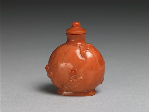 珊瑚蝙蝠祥雲鼻煙壺