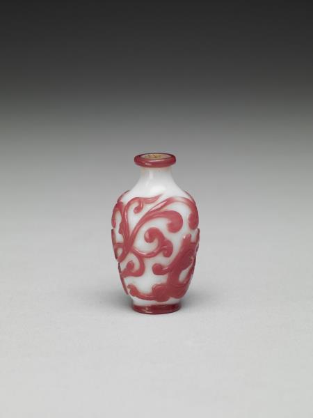 白套紫紅玻璃蟠螭鼻煙壺