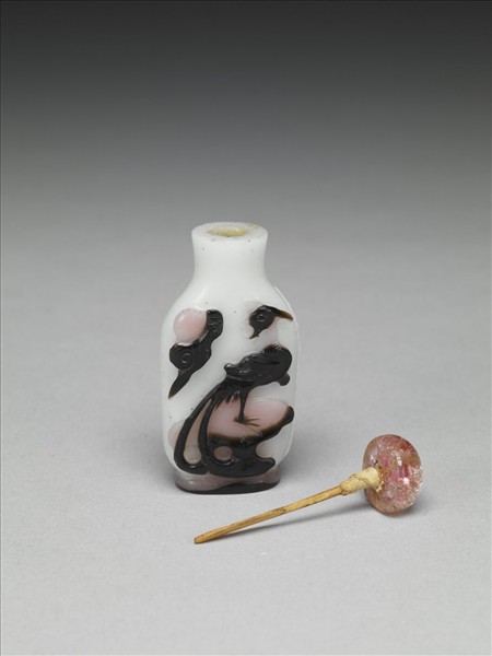 白套雙色玻璃丹鳳朝陽鼻煙壺