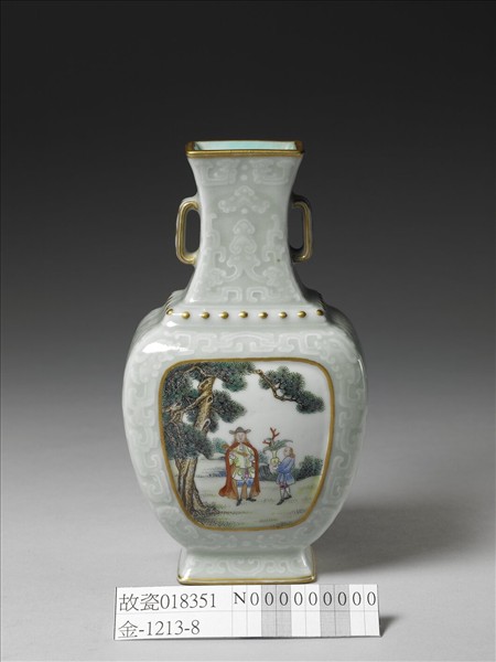 青瓷西洋人物圖雙耳方瓶