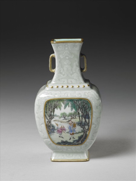 青瓷西洋人物圖雙耳方瓶