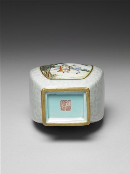 青瓷西洋人物圖雙耳方瓶