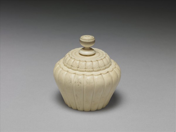 象牙菊花式蓋罐