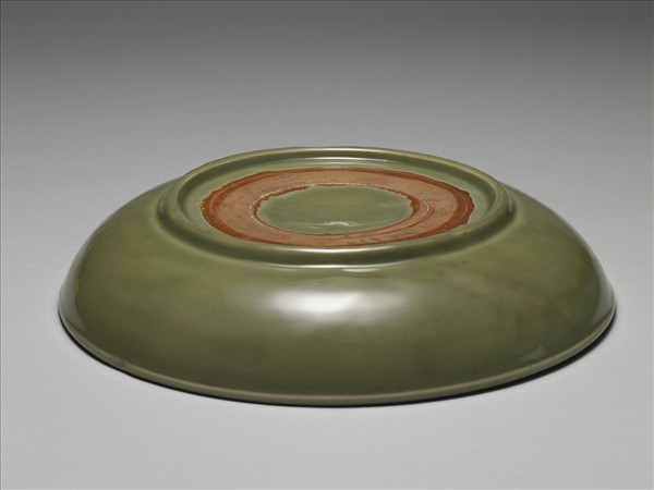 龍泉窯 青瓷劃花蓮荷紋盤