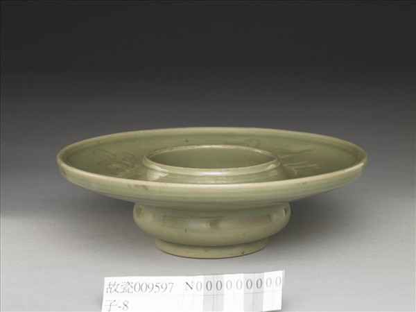 龍泉窯 青瓷劃花雲鶴紋碗托