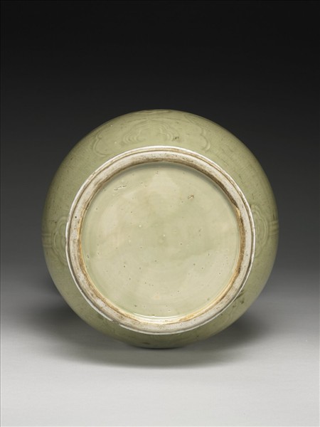 龍泉窯 青瓷劃花獸面紋尊