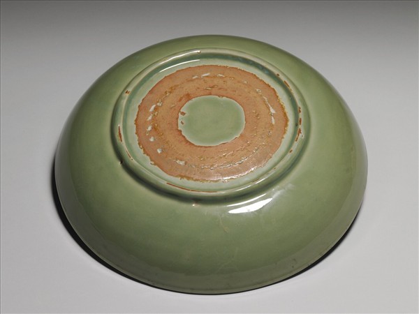 龍泉窯 青瓷劃花蓮紋盤