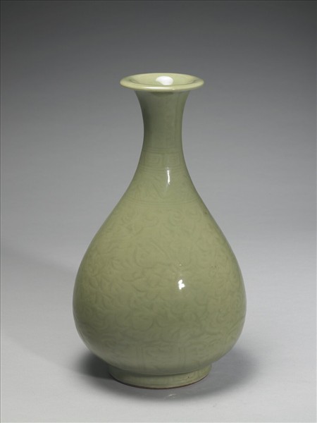 龍泉窯 青瓷劃花花卉紋玉壺春瓶