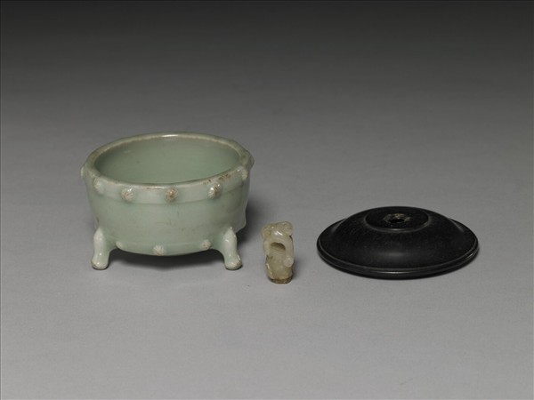 龍泉窯 青瓷三足爐