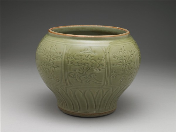 龍泉窯 青瓷劃花折枝花果紋罐