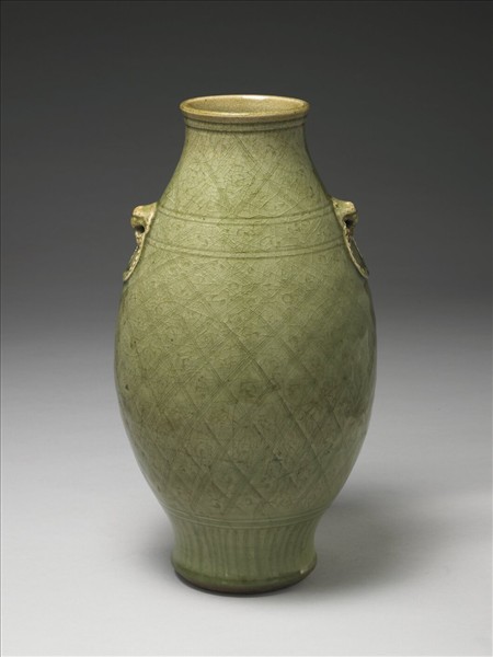 龍泉窯 青瓷劃花斜方格紋橄欖瓶