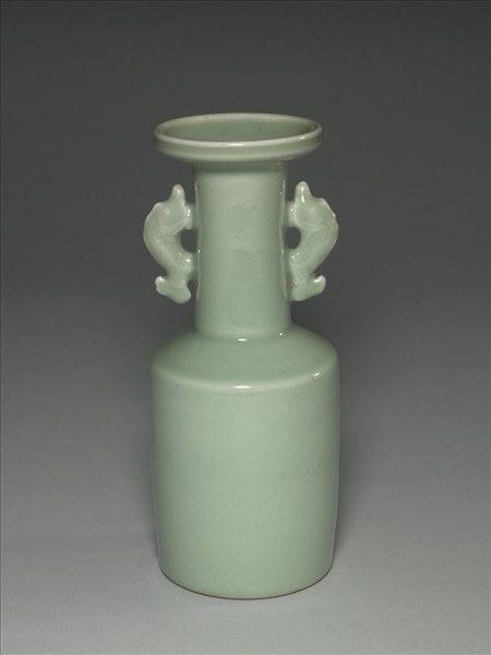 龍泉窯 青瓷魚耳紙槌瓶