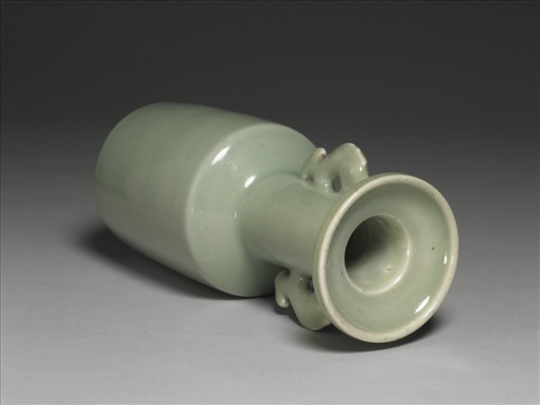 龍泉窯 青瓷魚耳紙槌瓶