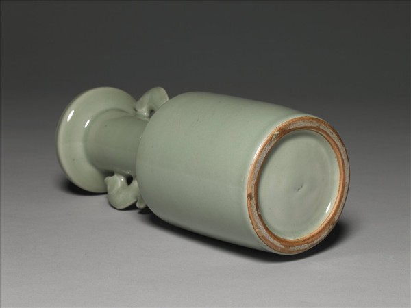 龍泉窯 青瓷魚耳紙槌瓶