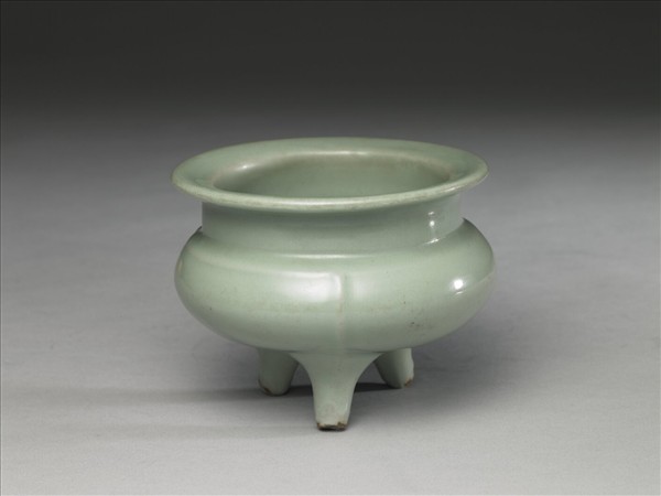 龍泉窯 青瓷鬲式爐