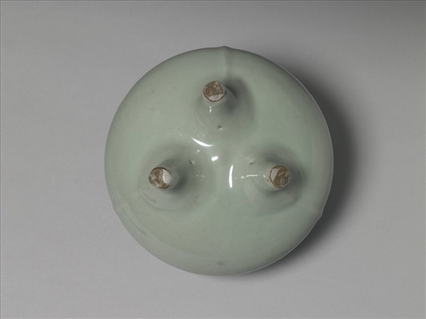 龍泉窯 青瓷鬲式爐