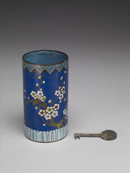 掐絲琺瑯花卉紋筆筒