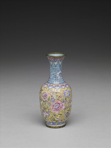 銅胎畫琺瑯花卉紋小瓶