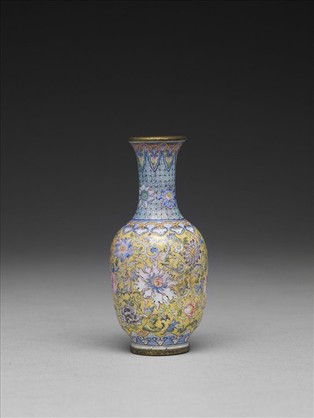 銅胎畫琺瑯花卉紋小瓶