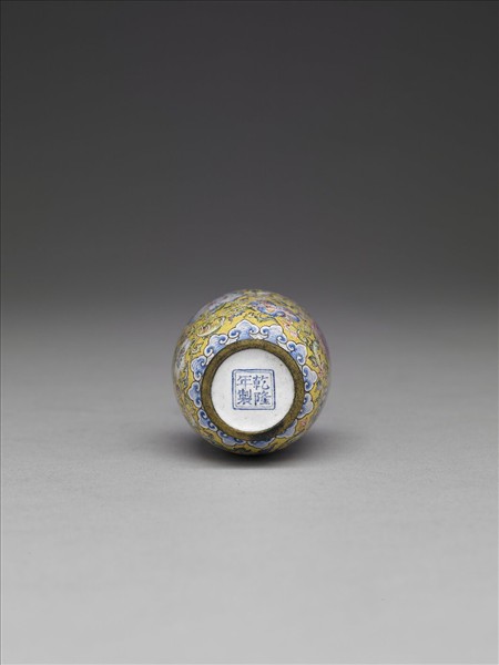 銅胎畫琺瑯花卉紋小瓶