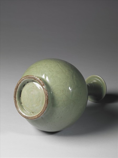 龍泉窯 青瓷劃花石榴紋玉壺春瓶