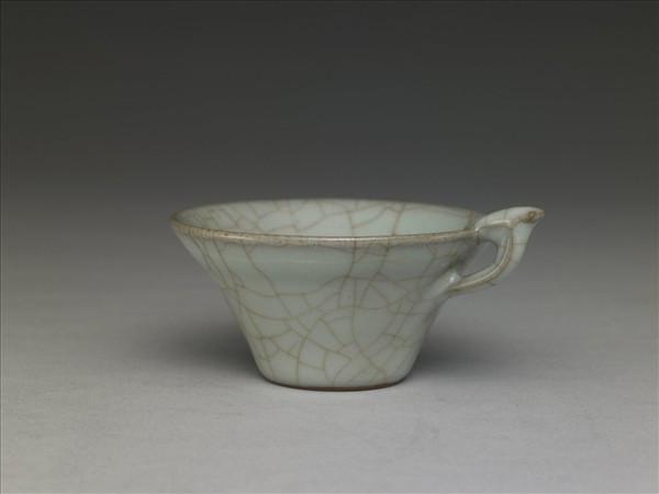 青瓷單把杯