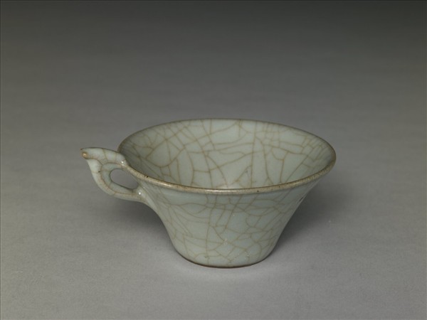 青瓷單把杯