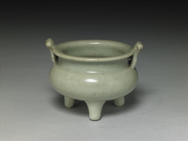 龍泉窯 青瓷鼎式爐